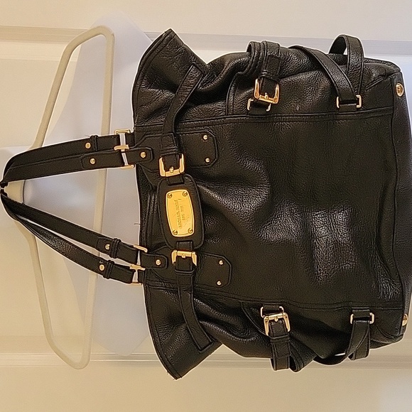 Michael Kors Purse - Picture 1 of 8